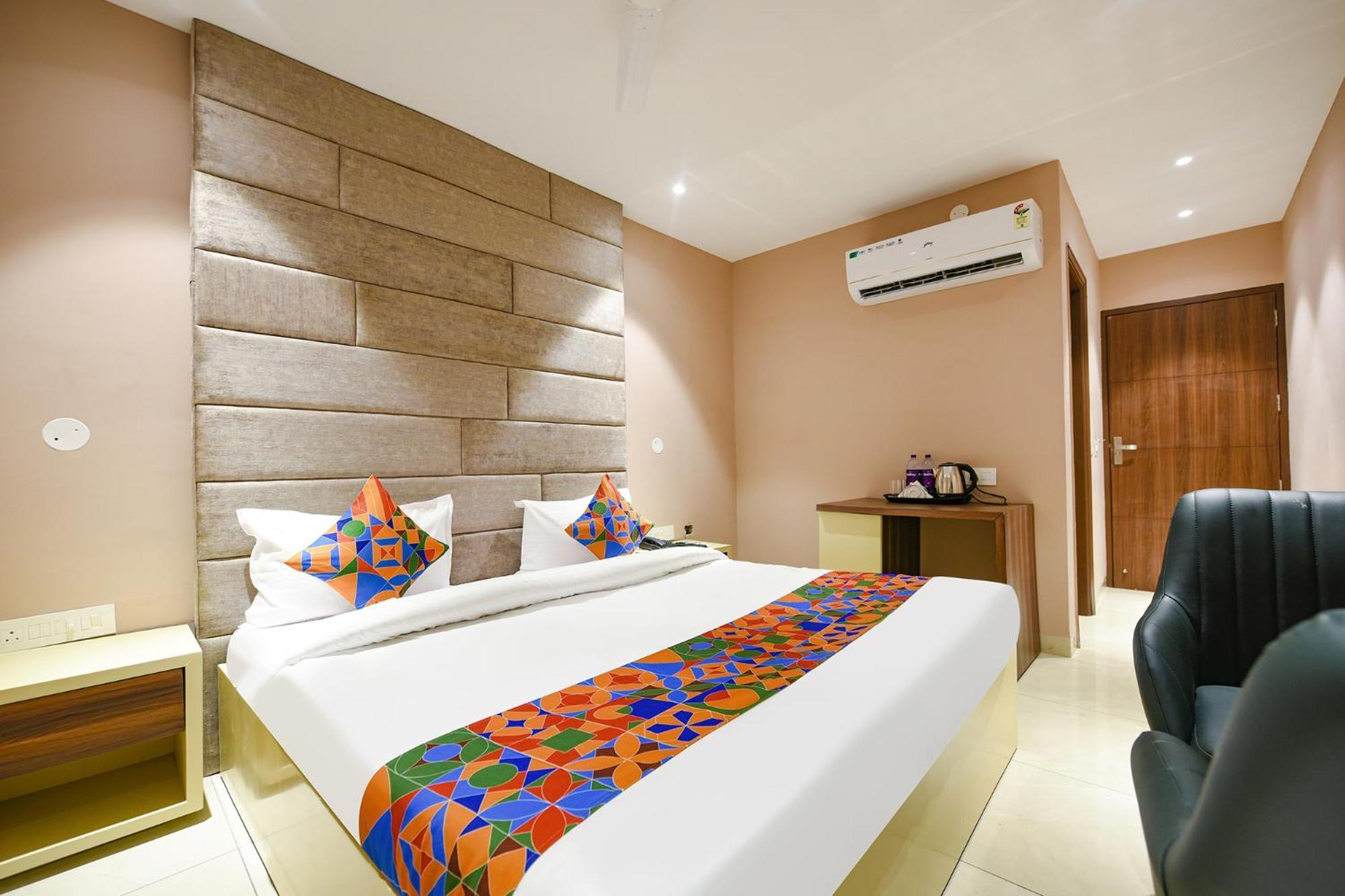 Fabhotel Supreme Suites ルディヤーナー エクステリア 写真